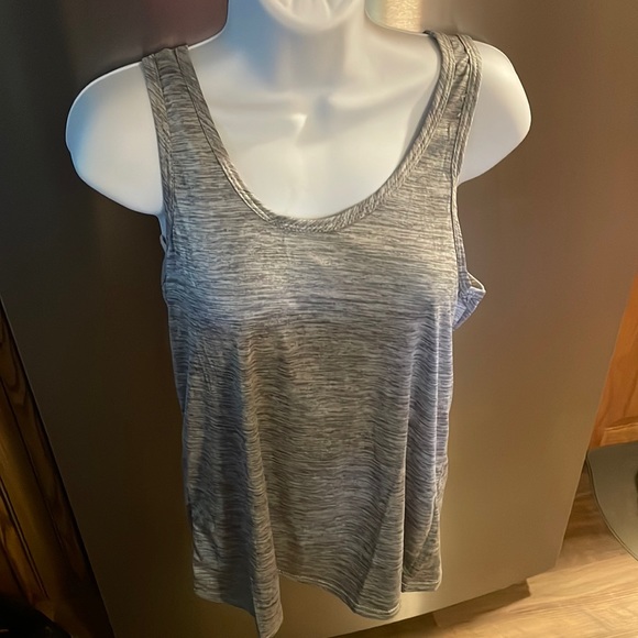 🚫SOLD🚫 Gray Mesh Tank Top - Picture 3 of 10